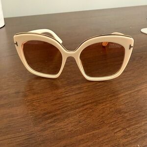 NEW TOM FORD Chantalle TF944 25T WOMEN SUNGLASSES Chantalle FT944/S 25T